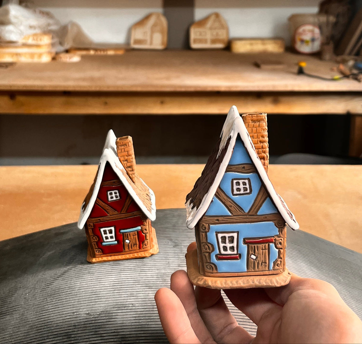 Kleines Weihnachtsdorf-Häuschen, Keramik-Räucherhaus (A44) – CeramicsHut