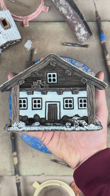 Rustic Alpine Chalet - Ceramic Aroma Oil Burner and Tea Light Holder (A60)